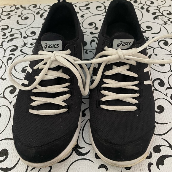 Ladies ASICS sneaker 👟size 5 - Picture 3 of 5